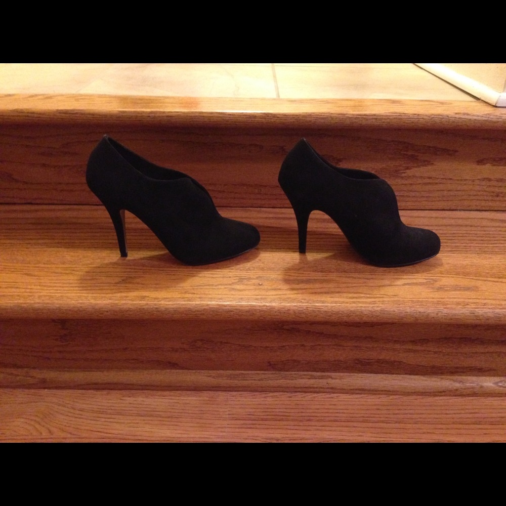 heeled bootie